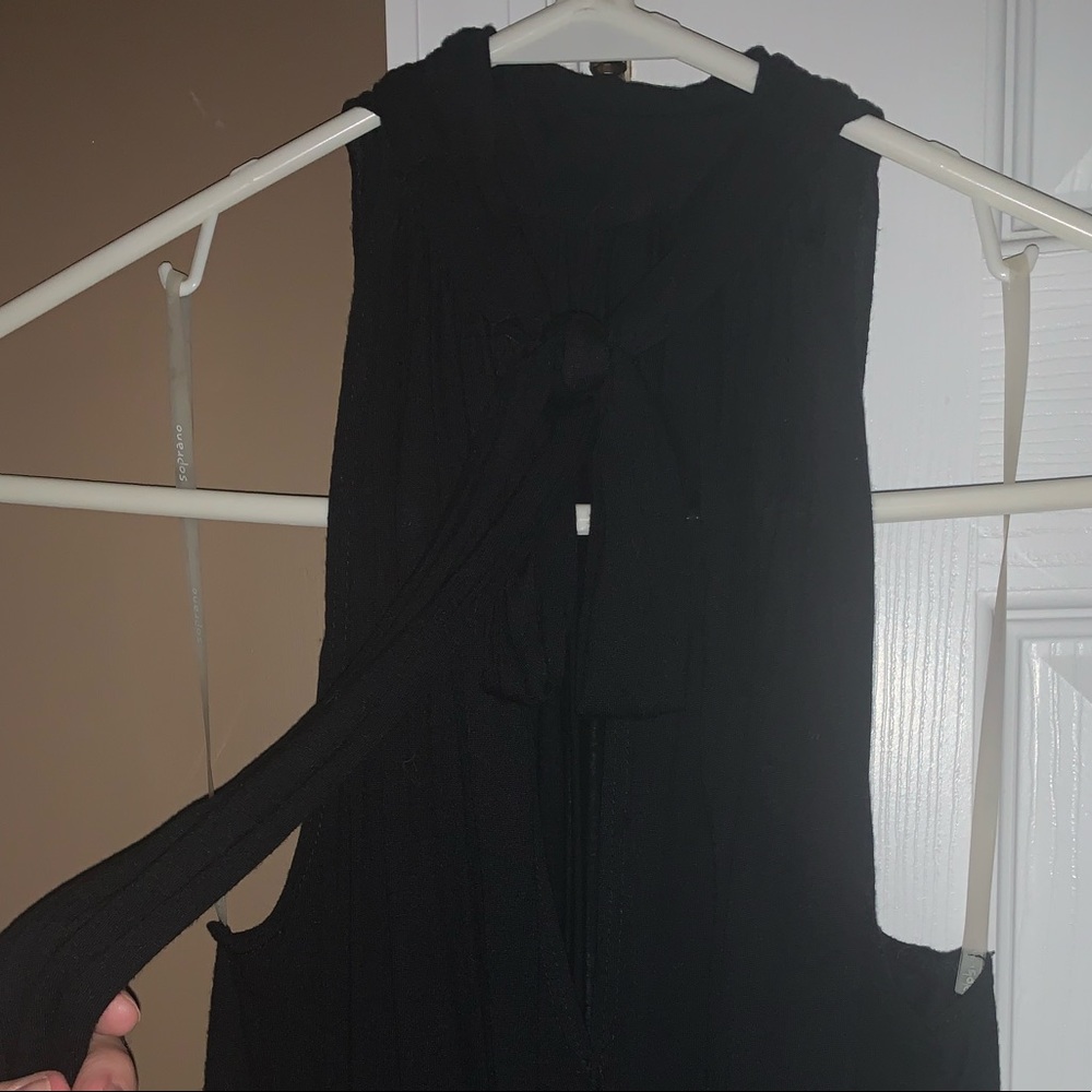 Black tie halter top with half slit back